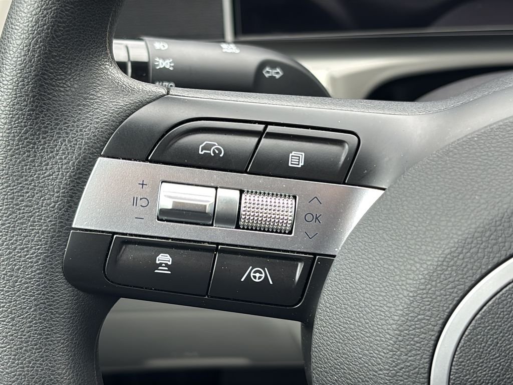 2025 Hyundai Tucson SE - Photo 22