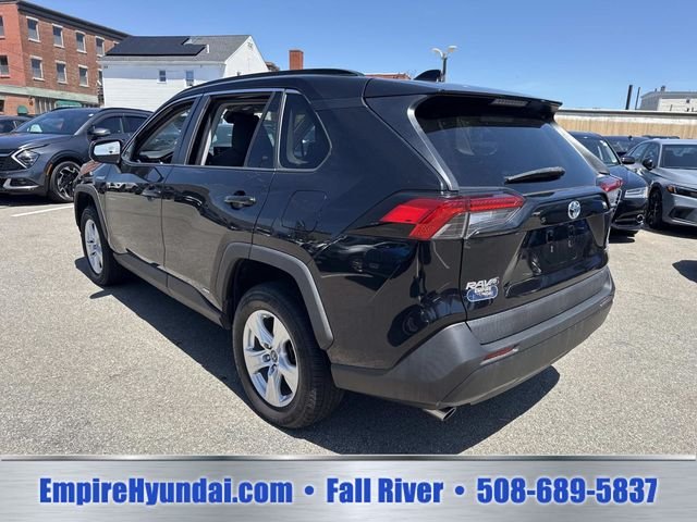 2020 Toyota RAV4 LE - Photo 9