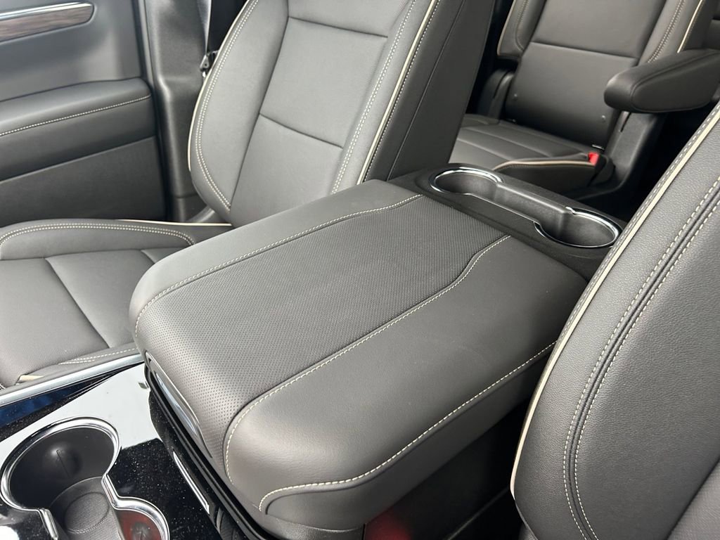 2026 Chevrolet Suburban Premier - Photo 11