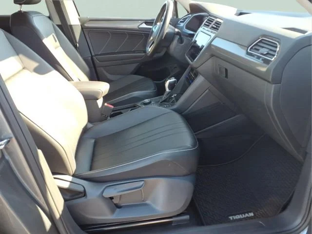 Used 2024  Volkswagen SE image 21