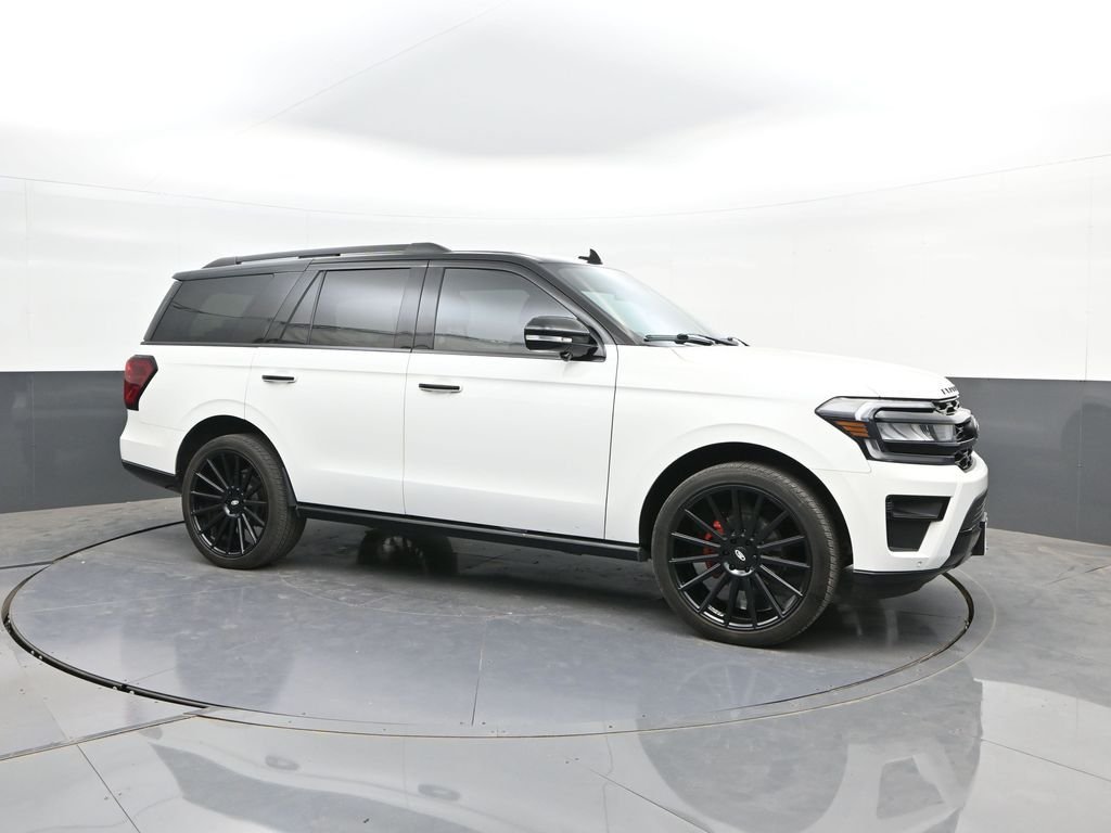 Used 2023 White Ford Limited image 17