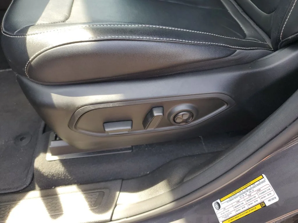 Used 2023 Gray Jeep Limited image 18