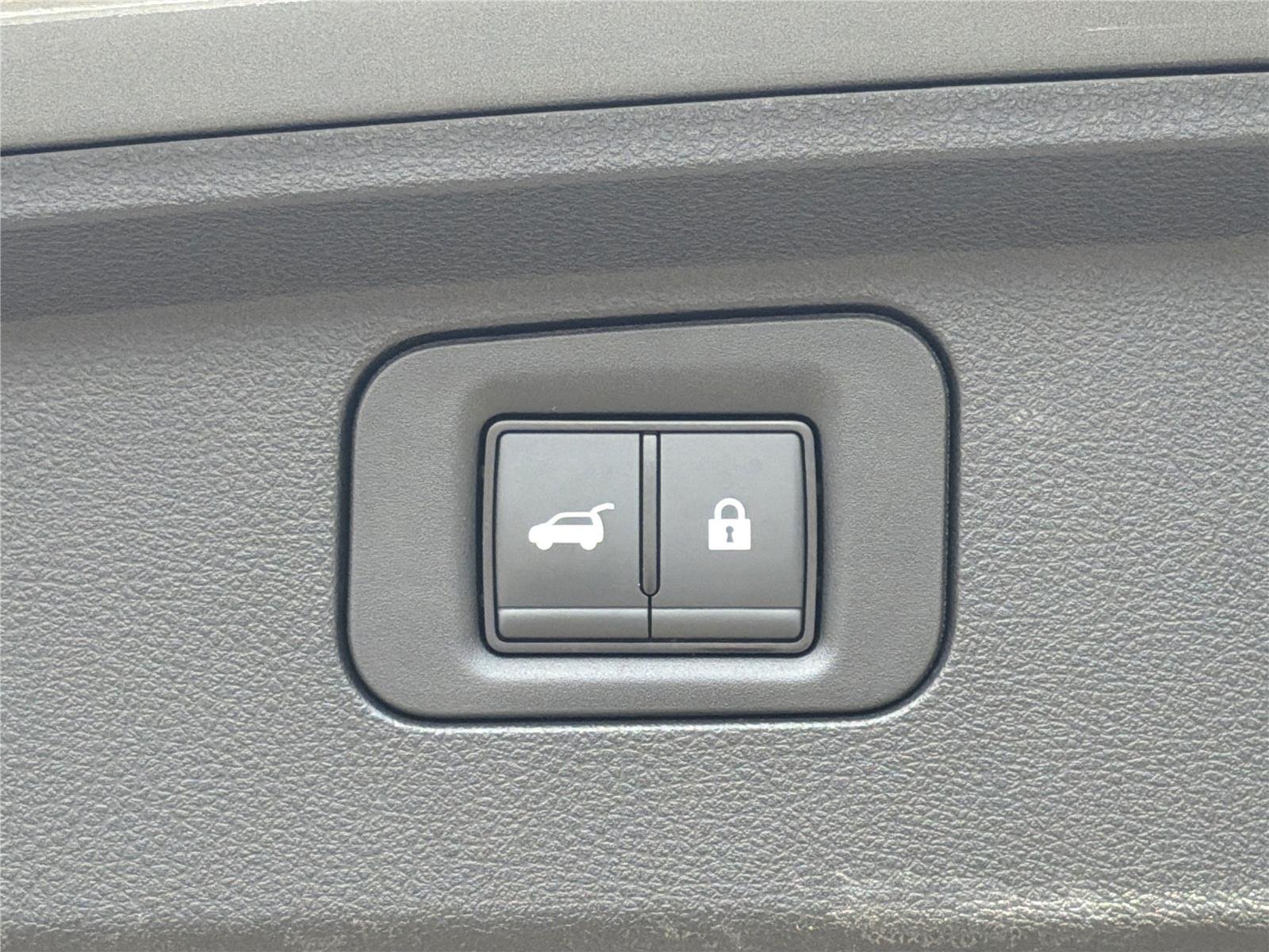 Used 2025 Dynamic Metal INFINITI SENSORY image 38