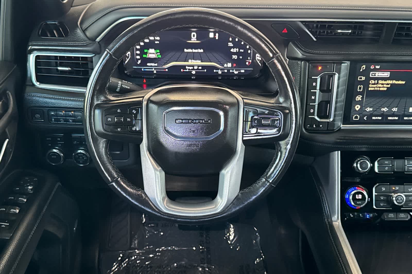 Used 2022 White Frost Tricoat GMC Denali image 15