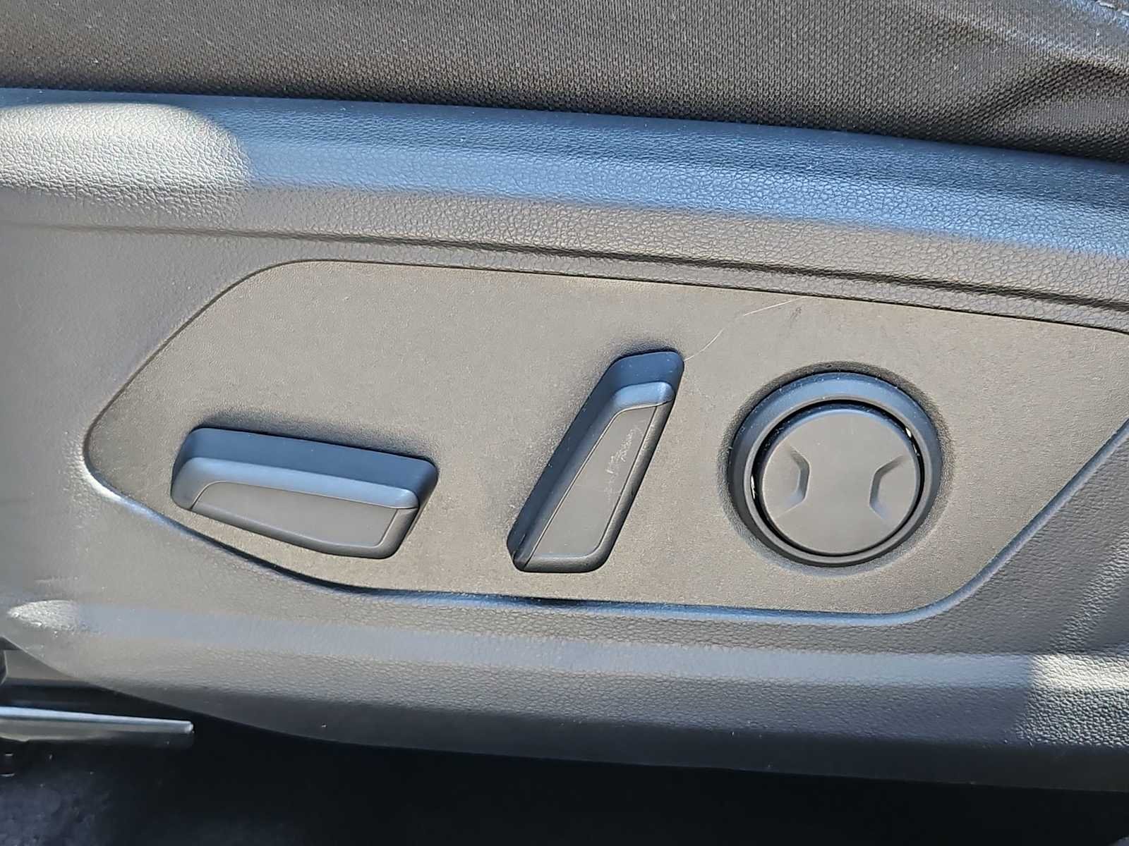 Certified Used 2024 Titan Gray Hyundai SEL image 17