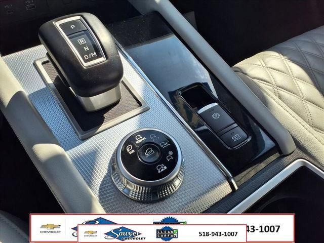 Used 2024  Mitsubishi SEL image 23