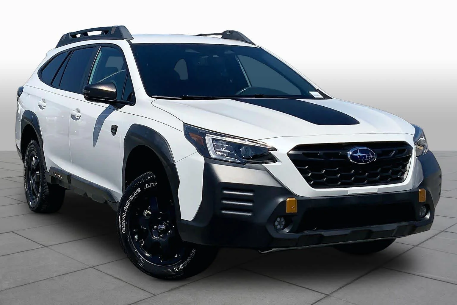 Used 2023 Crystal White Pearl Subaru Wilderness image 3