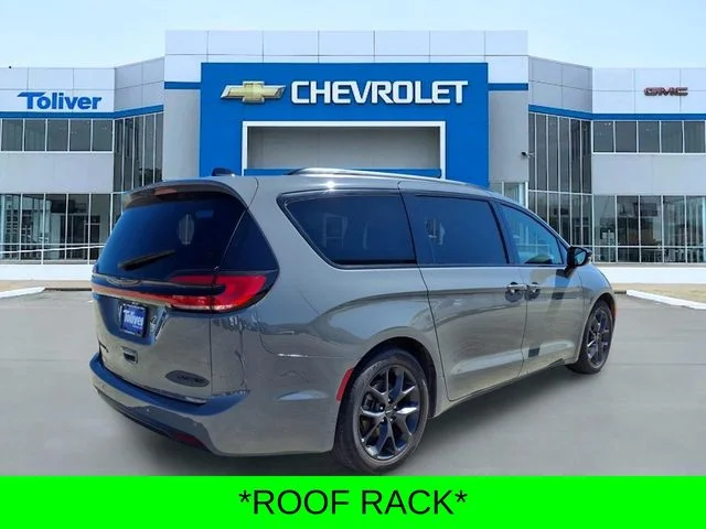 Used 2025 White Chrysler Limited image 5