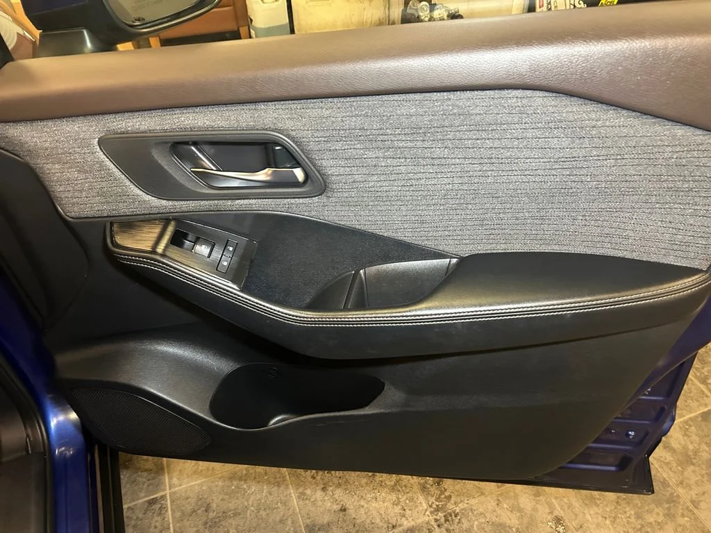 Used 2021 Caspian Blue Nissan SV image 17