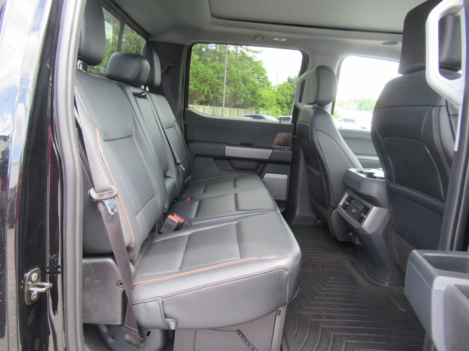 Certified Used 2026 Agate Black Ford LARIAT image 27