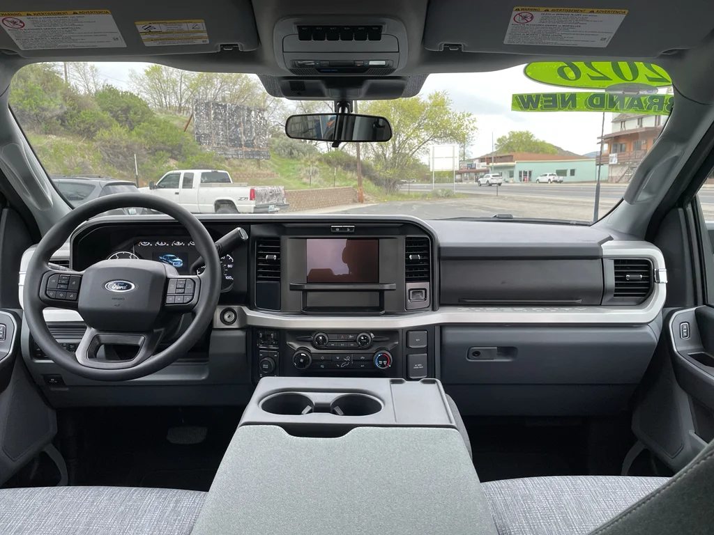 New 2026 Avalanche Ford F-350® XLT image 13