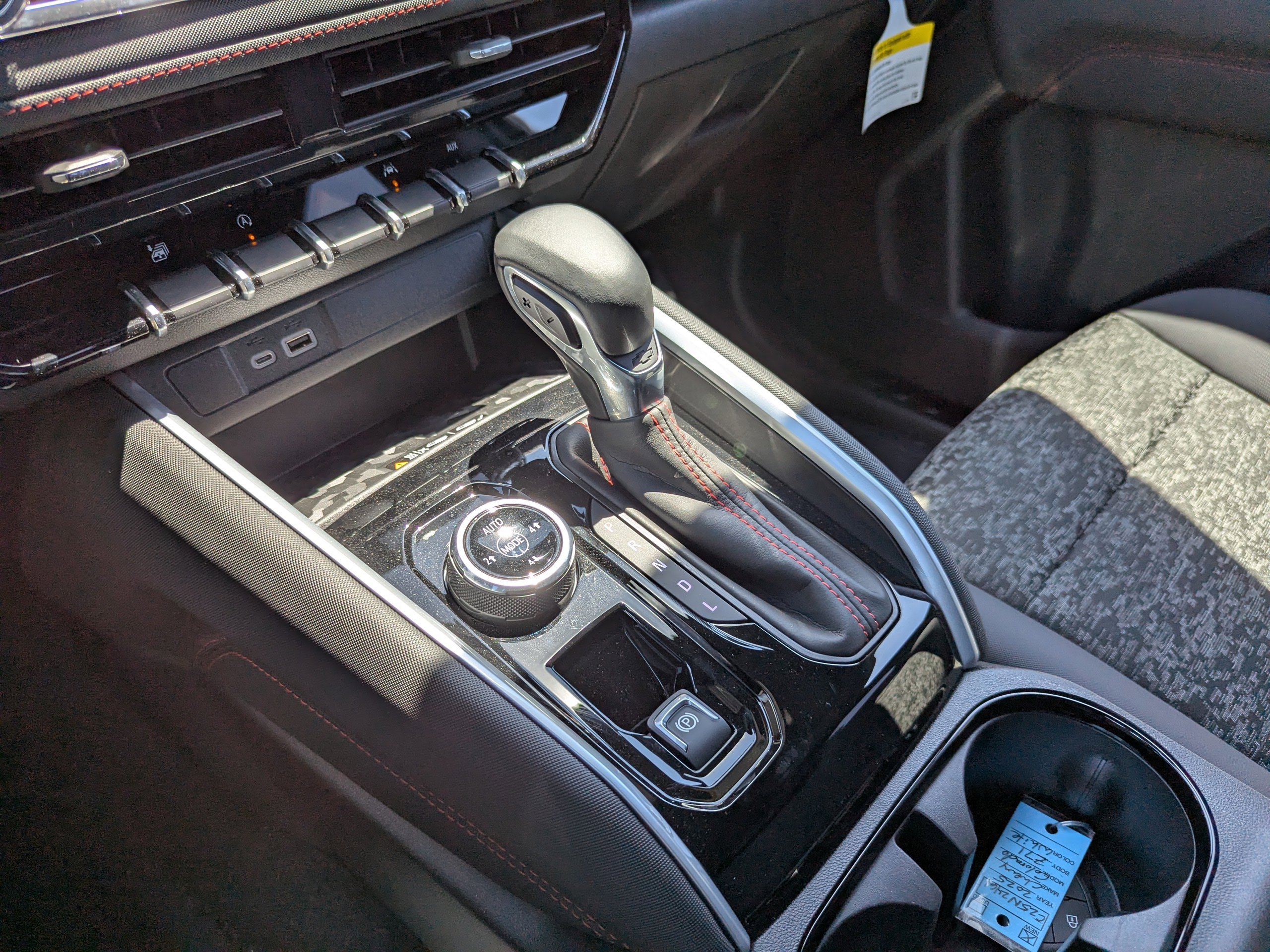 2025 Chevrolet Colorado Z71 - Photo 26