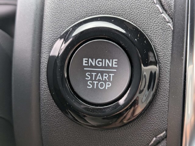 Used 2026 Silver Metallic Ford Platinum image 28