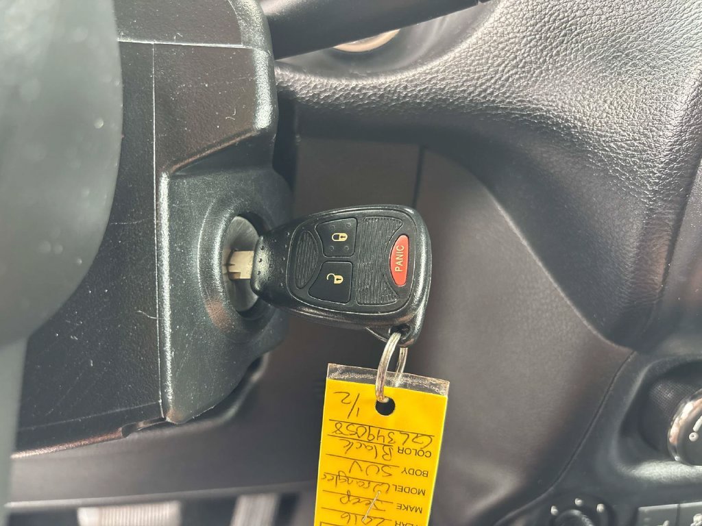 Used 2016 Black Jeep Unlimited Sahara image 23