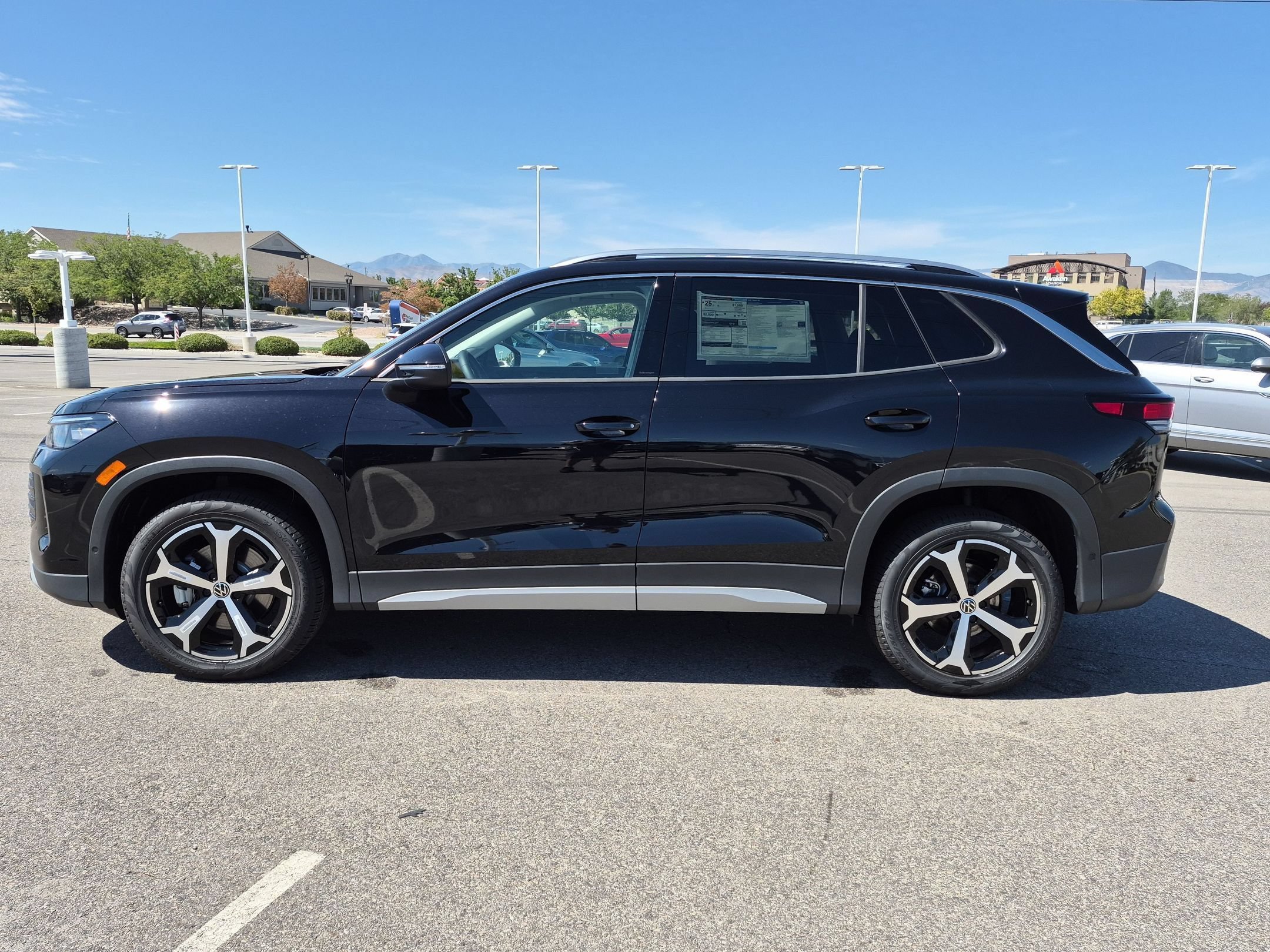 New 2026 Deep Black Pearl Volkswagen SE image 7