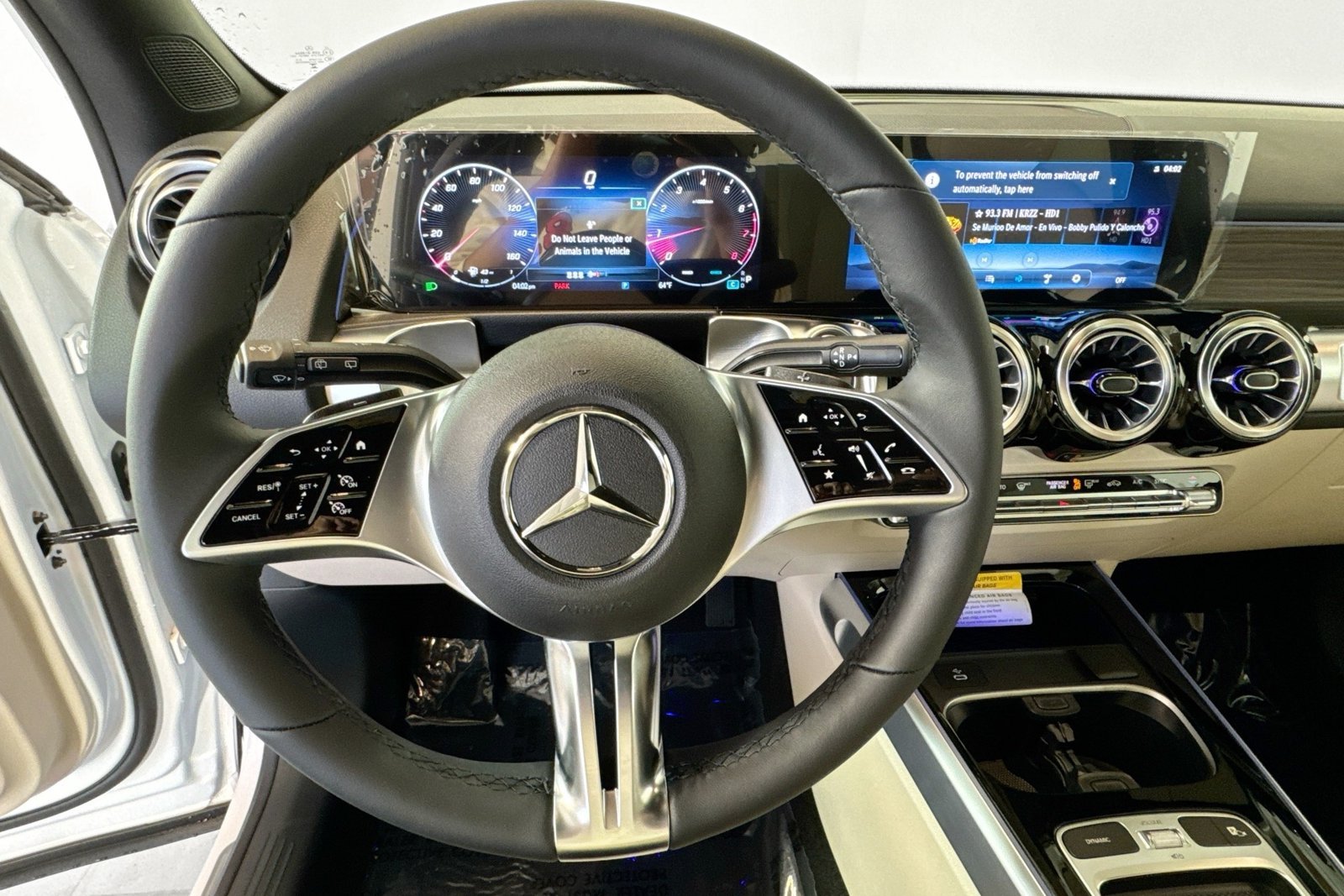 New 2026 Polar White Mercedes-Benz GLB 250 image 11