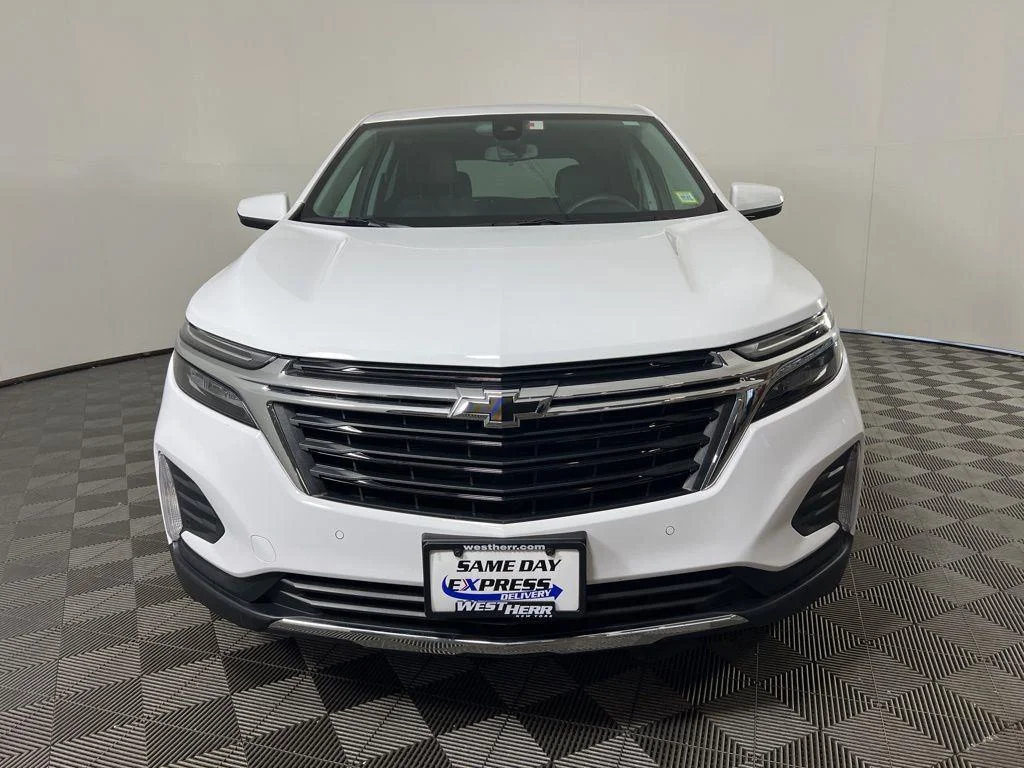 Used 2024 Summit White Chevrolet LT image 10