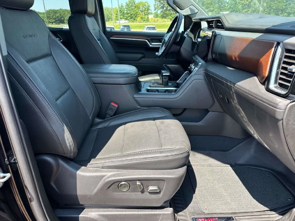 Used 2024 Black GMC Denali image 22