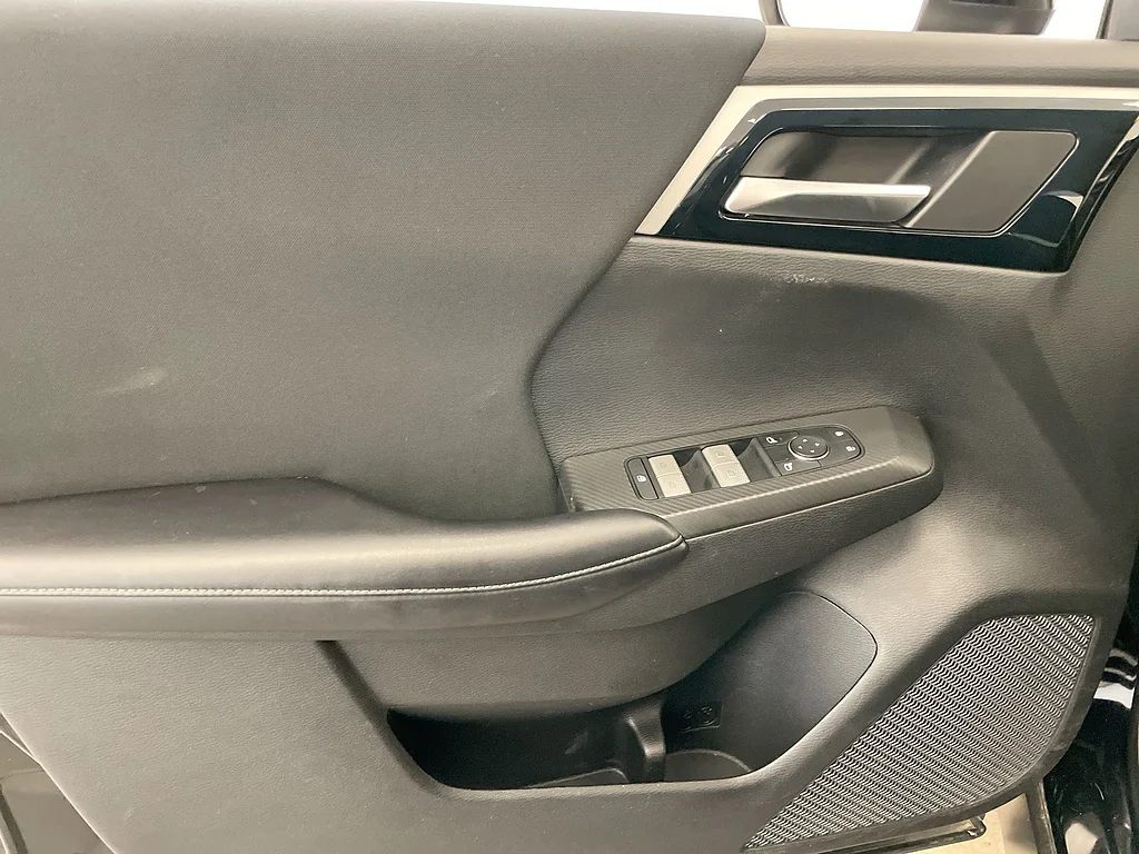 Used 2022 BLACK Mitsubishi ES image 21