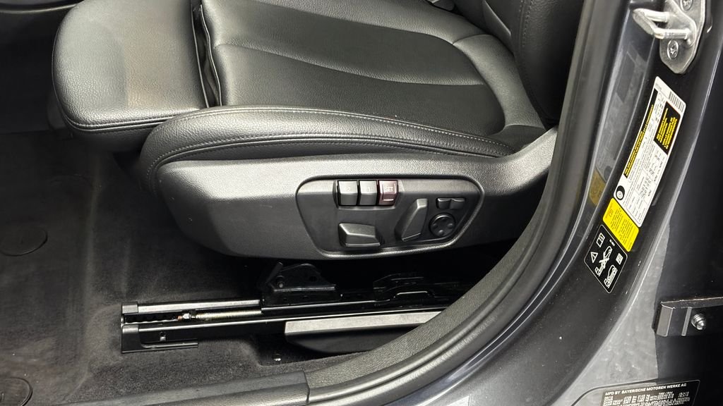 Used 2019 Gray BMW xDrive28i image 14
