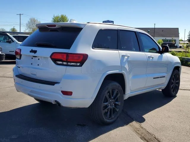 Used 2022 Bright White Clearcoat Jeep Laredo X image 3