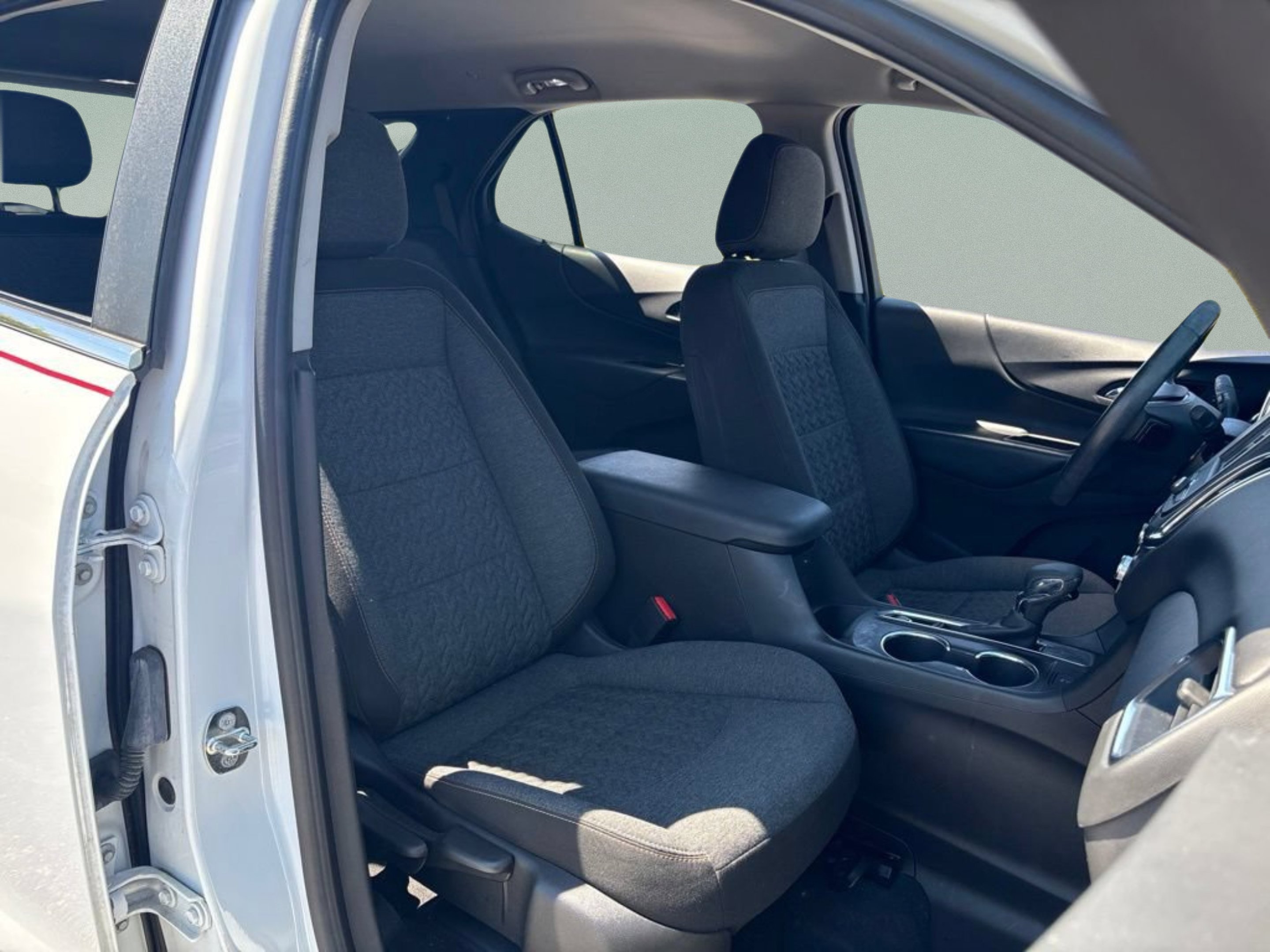 Used 2022 Summit White Chevrolet LT image 27