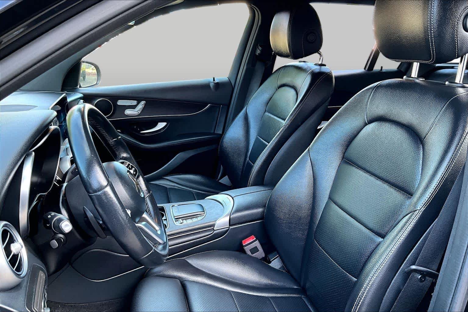 Used 2022  Mercedes-Benz GLC 300 image 8