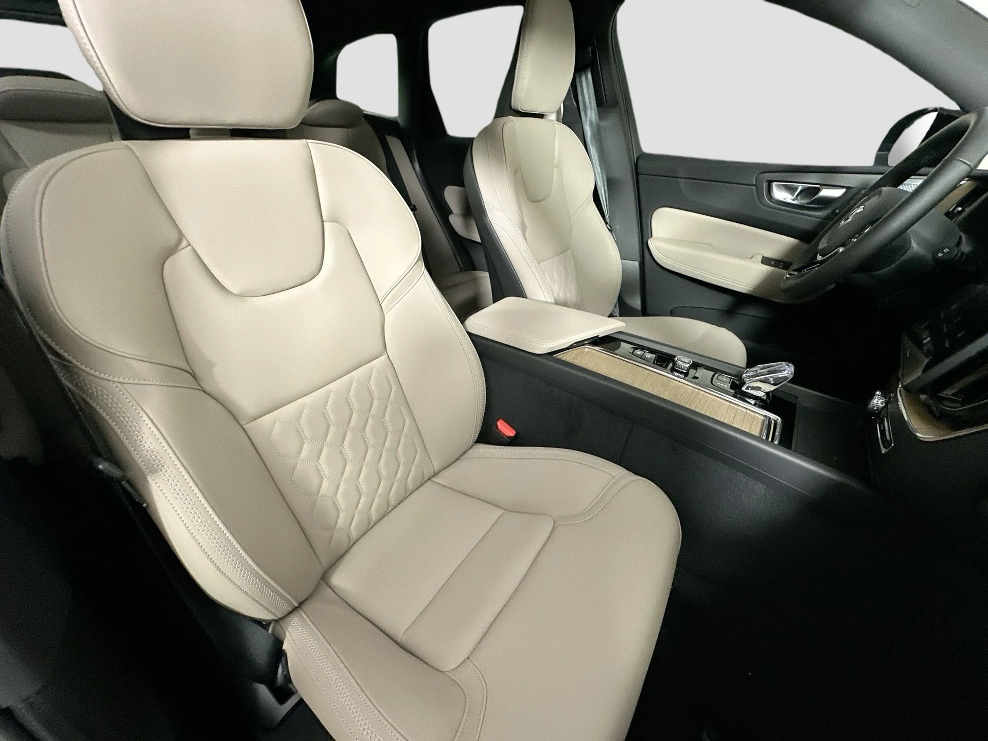 New 2026 Mulberry Red Volvo Plus image 29
