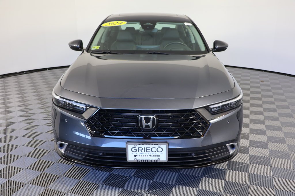 Used 2024  Honda Touring image 3