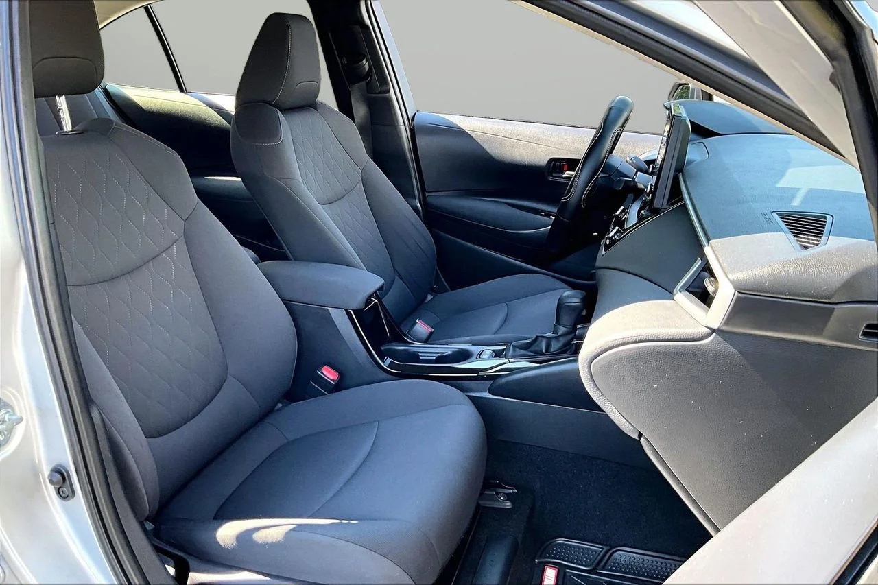 Certified Used 2022 Silver Toyota LE image 21