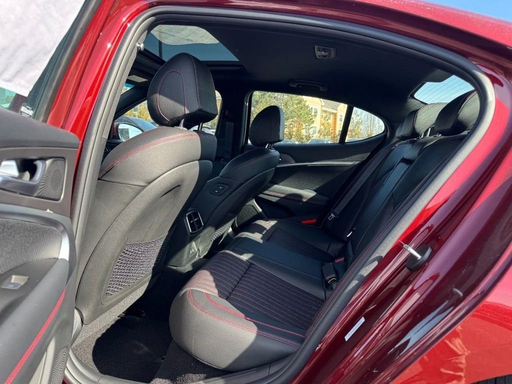 New 2026 Cavendish Red Genesis 3.3T SPORT PRESTIGE image 7
