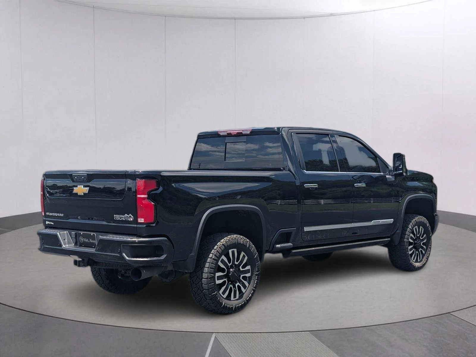 Used 2024 Black Chevrolet High Country image 7
