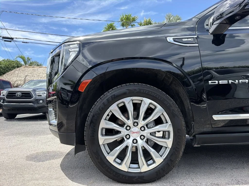 Used 2022 Onyx Black GMC Denali image 40