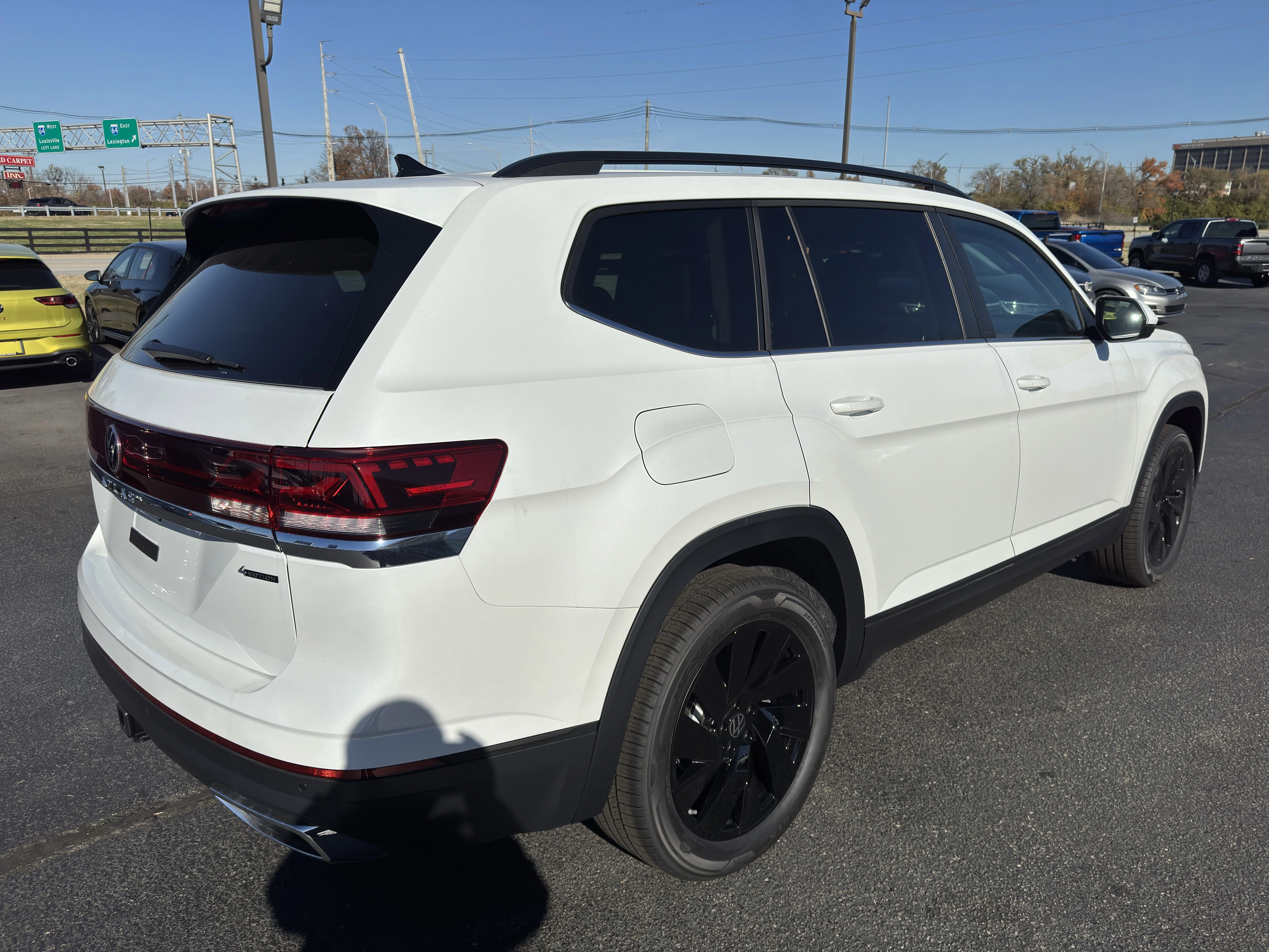 2026 Volkswagen Atlas SE w/Tech - Photo 7