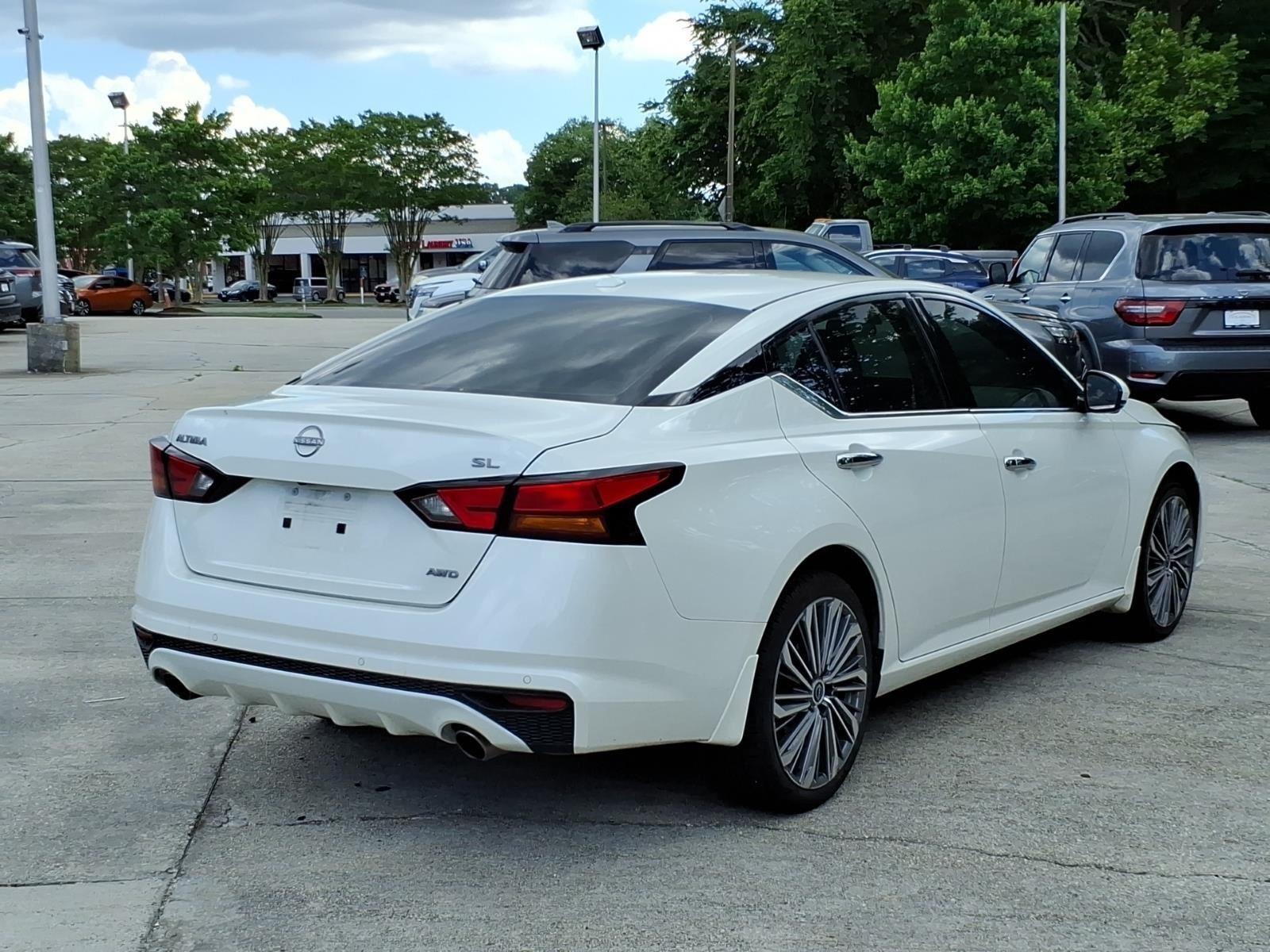 Used 2024 Pearl White Tricoat Nissan 2.5 SL image 6