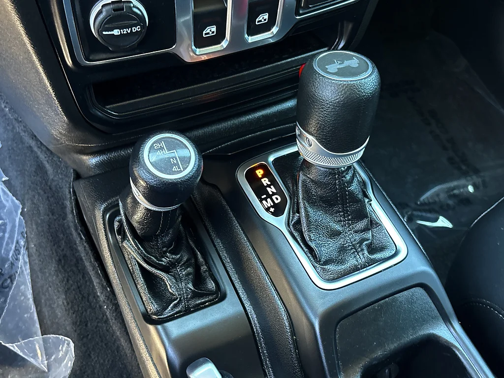Used 2022 Granite Crystal Metallic Clear Coat Jeep Sport S image 20