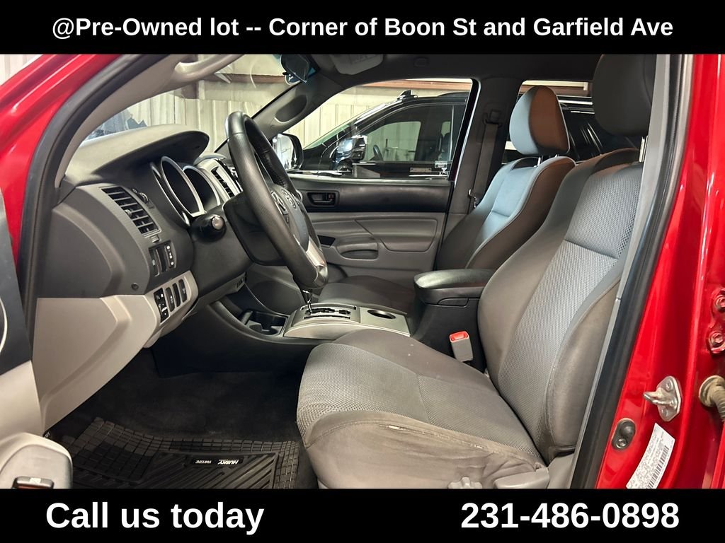 Used 2015 Red Toyota Base image 14