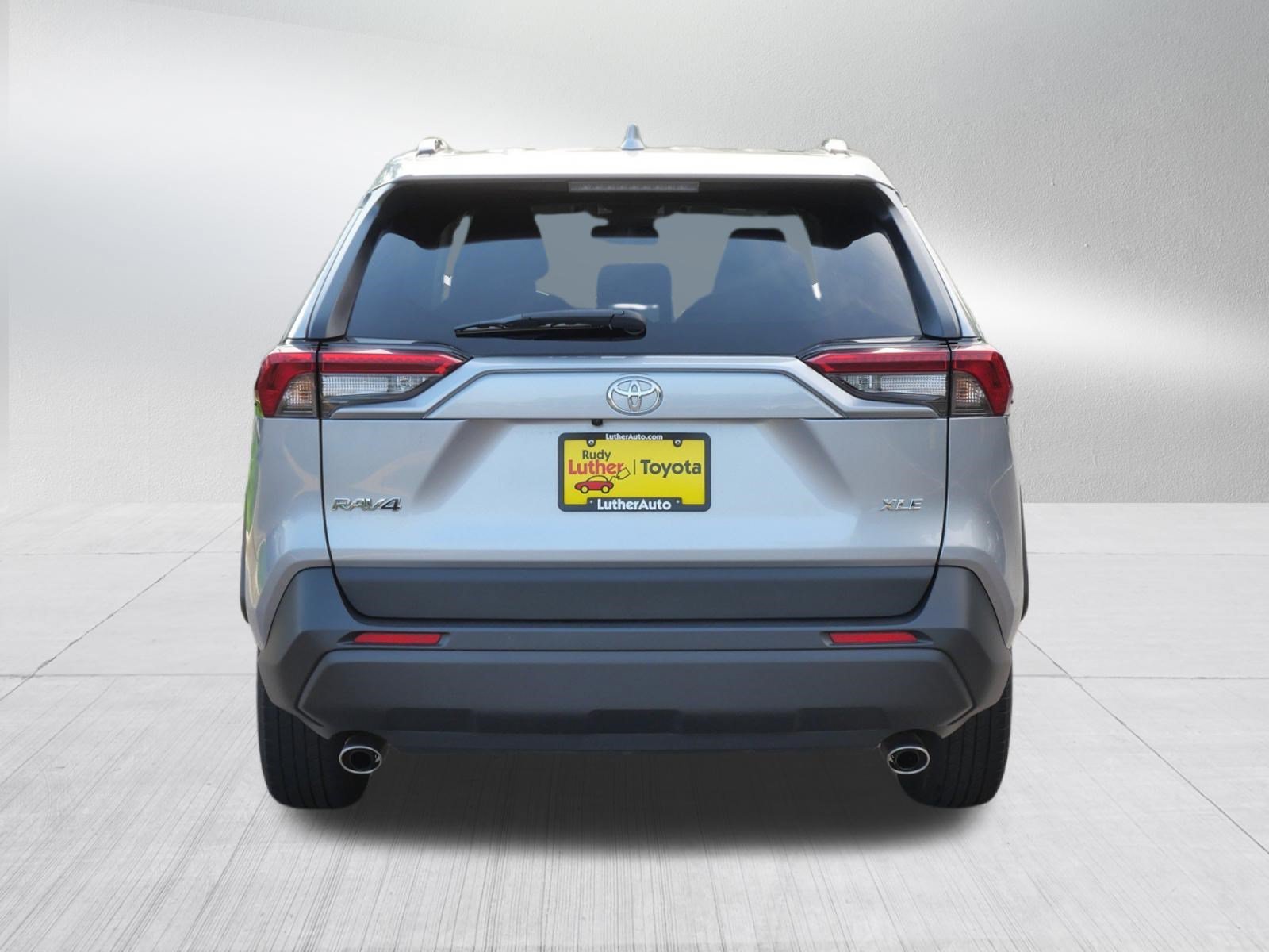 2024 Toyota RAV4 XLE - Photo 6