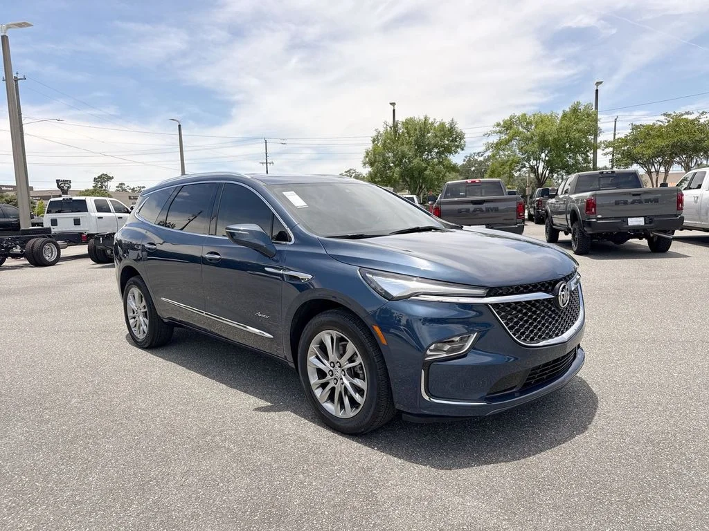 2023 Buick Enclave Avenir's photo