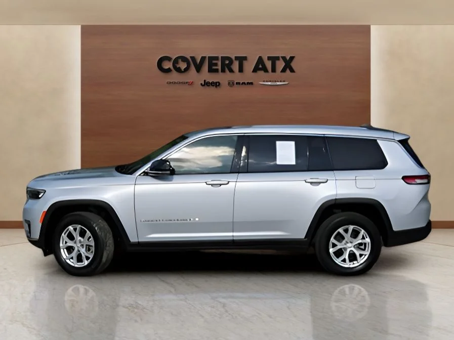 Used 2023 Silver Jeep Limited image 2