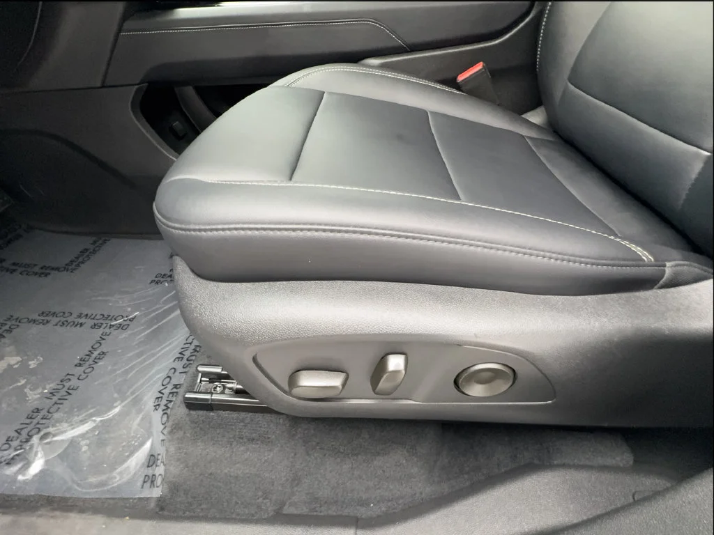 Used 2026 White GMC Elevation image 23