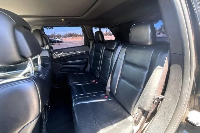 Used 2019 Diamond Black Jeep Limited image 26