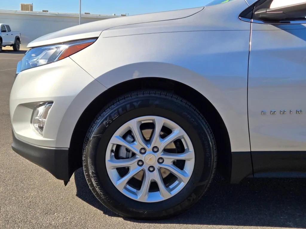 Used 2021 SILVER ICE METALLIC Chevrolet LT image 9