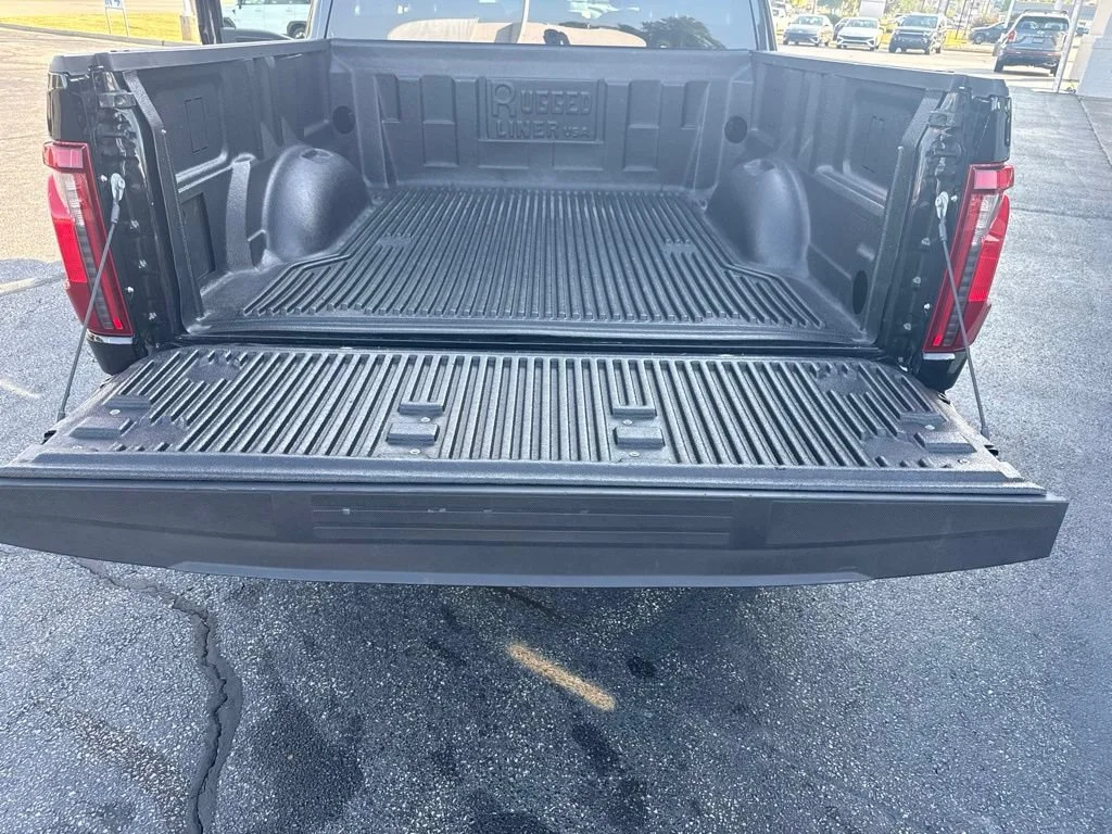 Used 2025 Black Ford XLT image 20