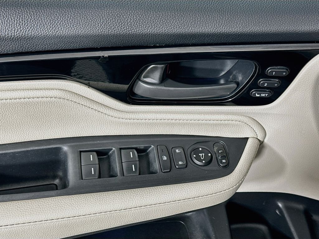 2025 Honda Odyssey Touring - Photo 18