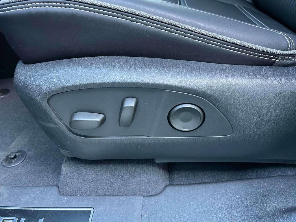 2025 GMC Sierra EV Denali - Photo 23