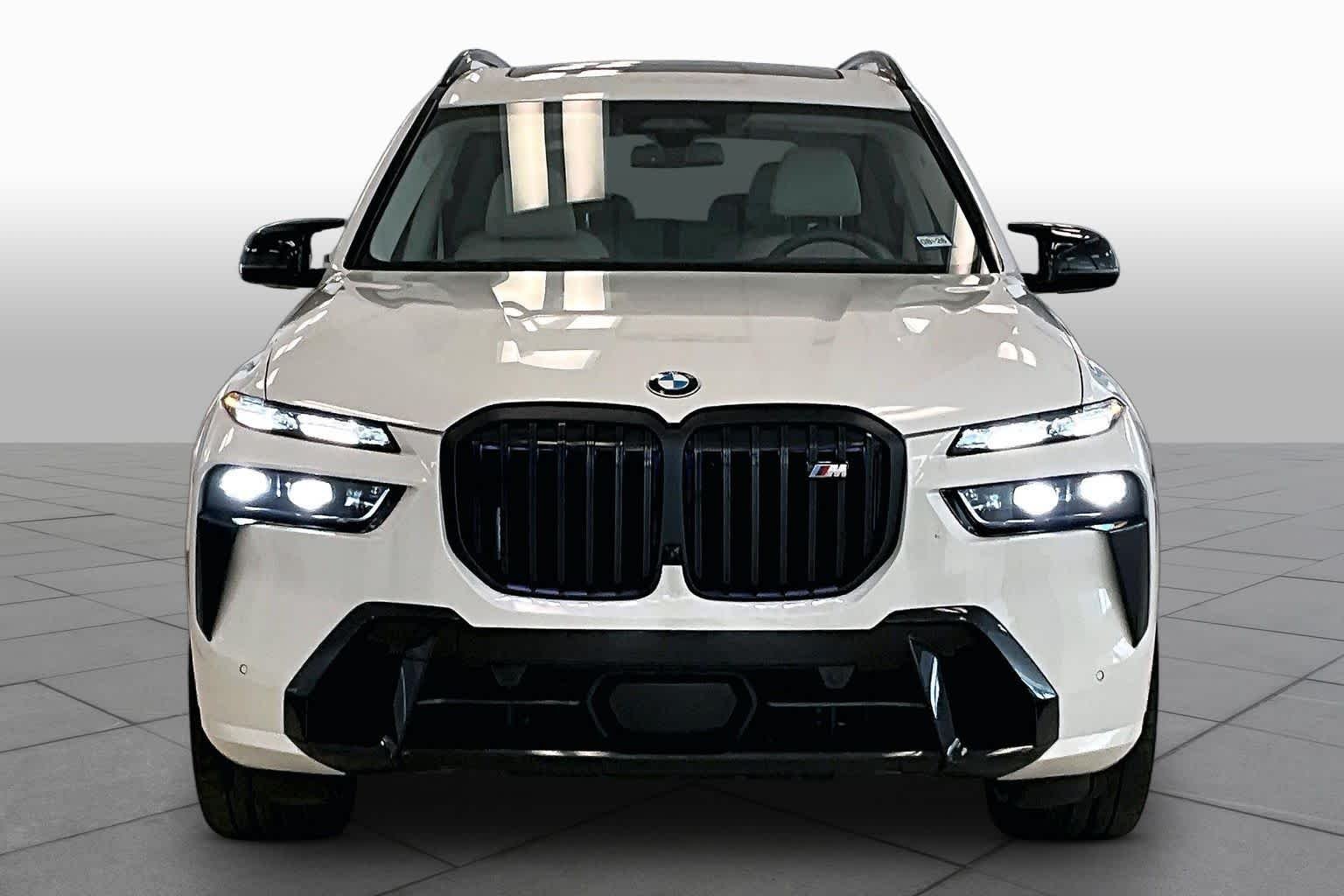 Used 2024 Alpine White BMW M60i image 3