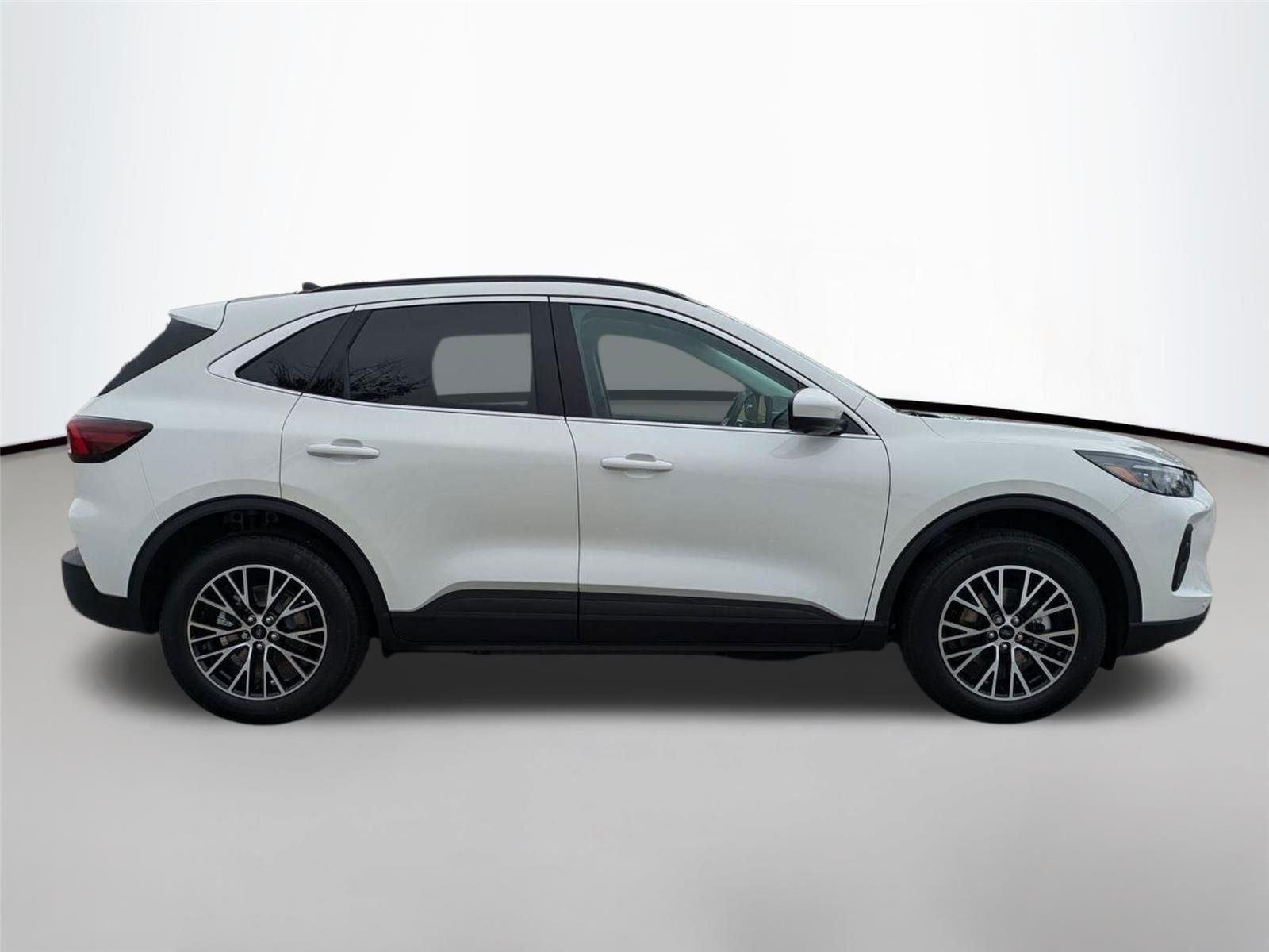 New 2025 Star White Metallic Tri-Coat Ford PHEV image 4