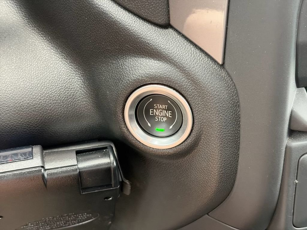 Used 2022 Black Chevrolet Custom image 22