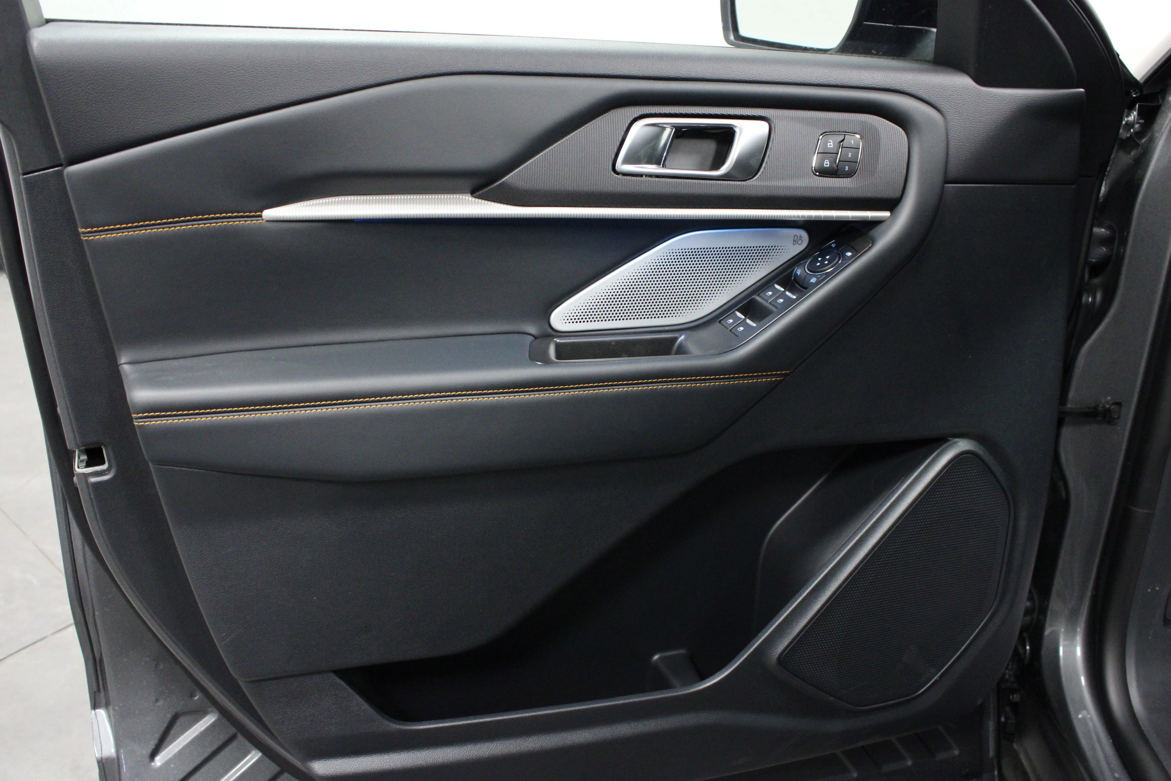 New 2026 Carbonized Gray Metallic Ford Tremor® image 11